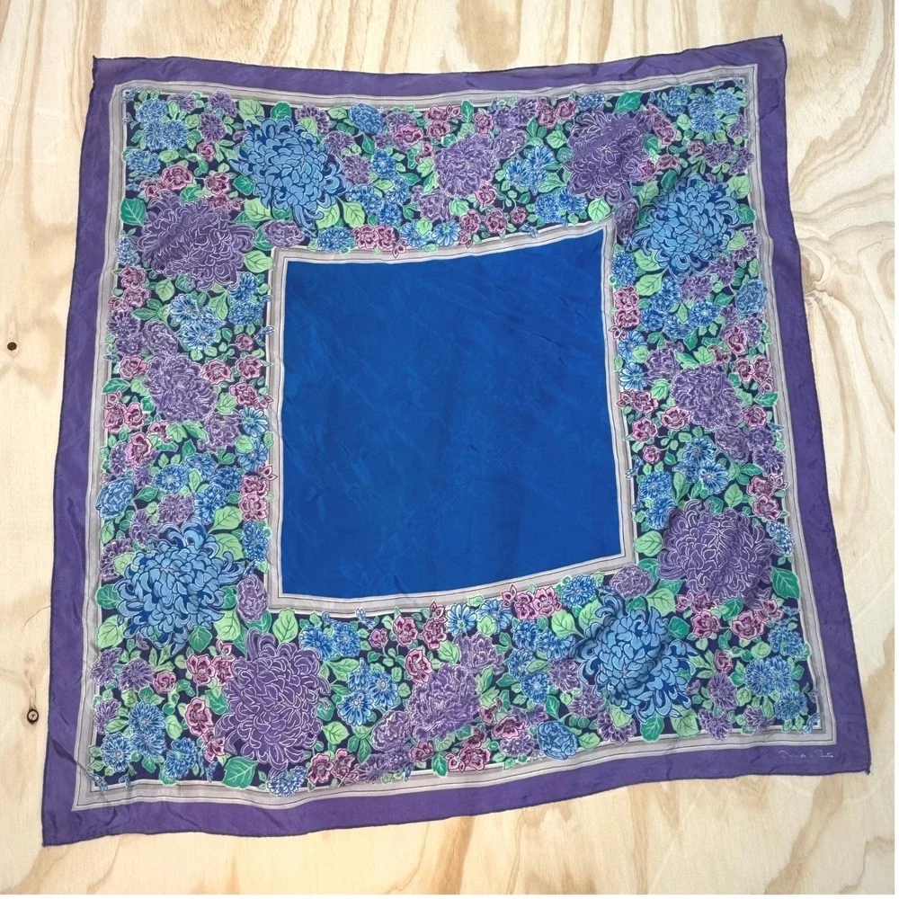 Oscar de la Renta Vintage Square Floral Scarf Blue Purple Chrysanthemum 30x30